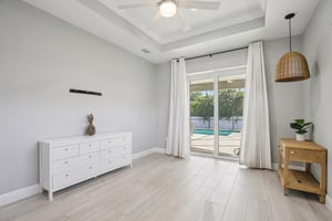 Miami Cir-S1104-021.jpg