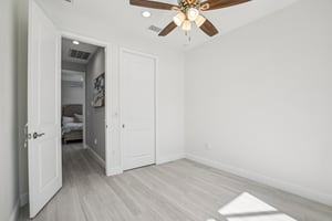 Miami Cir-S1104-027.jpg