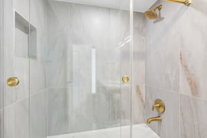 NW 8th Cir-S1108-024.jpg