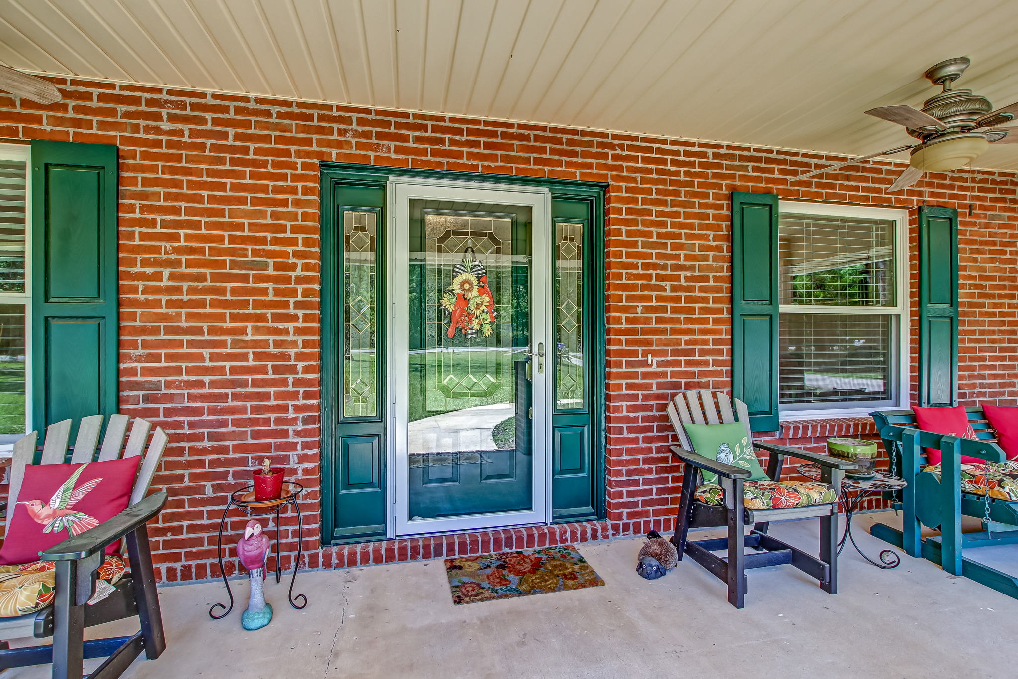 Front Porch/Entrance