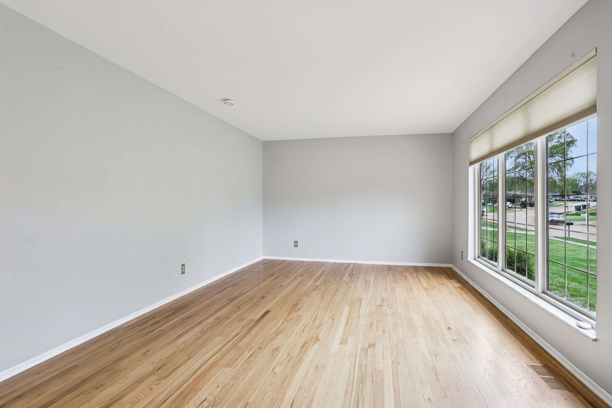 Yorkshire Estates Dr-S1104-006.jpg