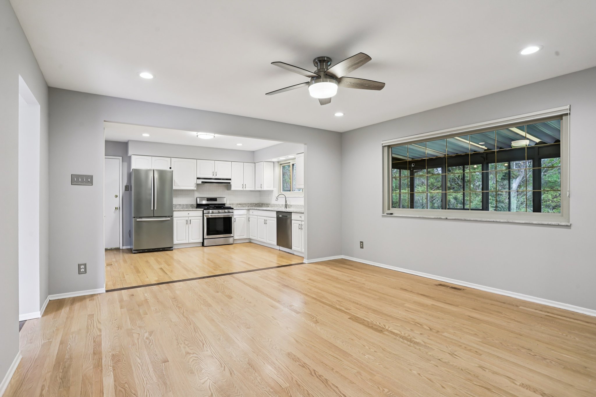 Yorkshire Estates Dr-S1104-008.jpg