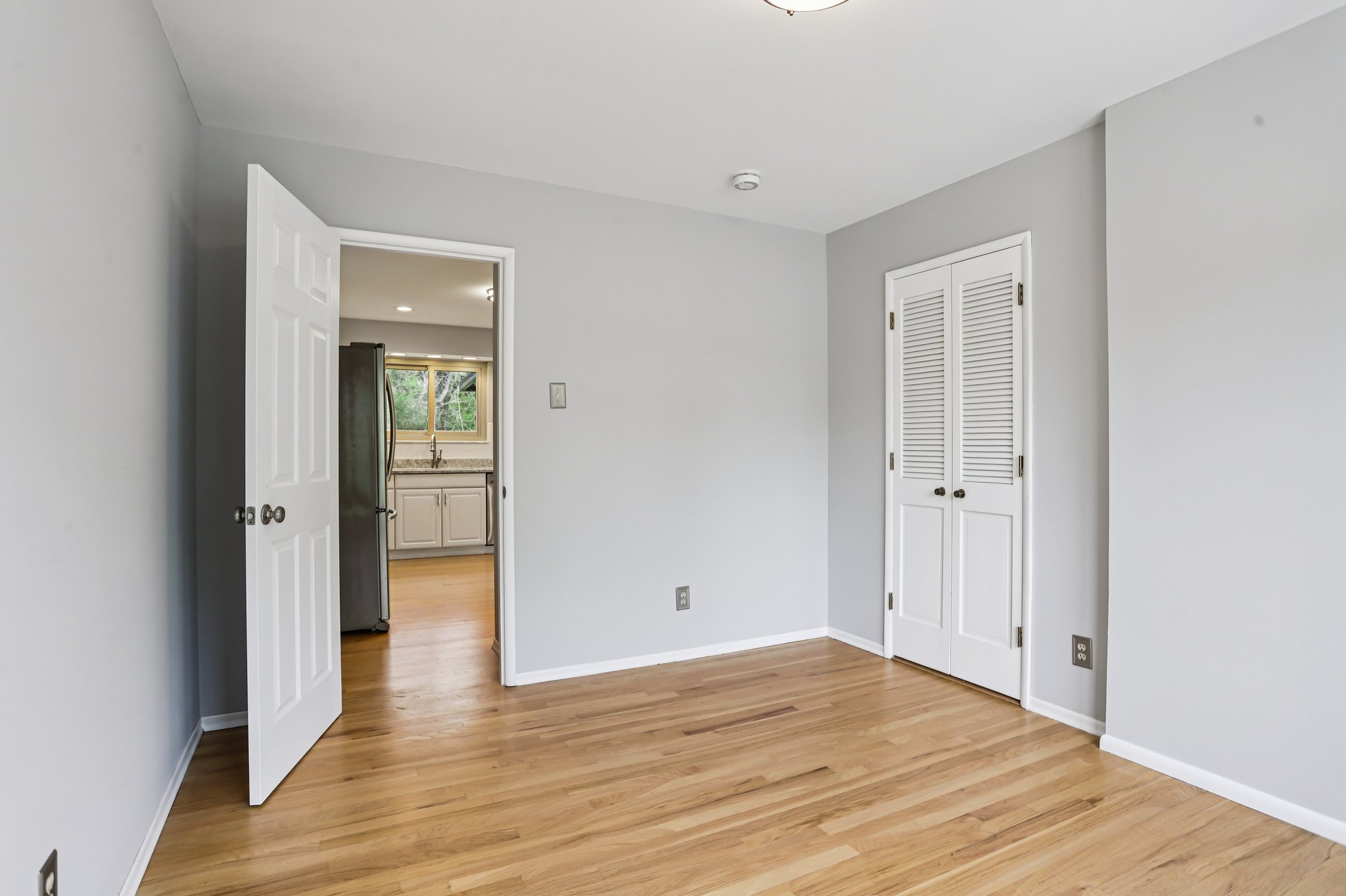 Yorkshire Estates Dr-S1104-015.jpg