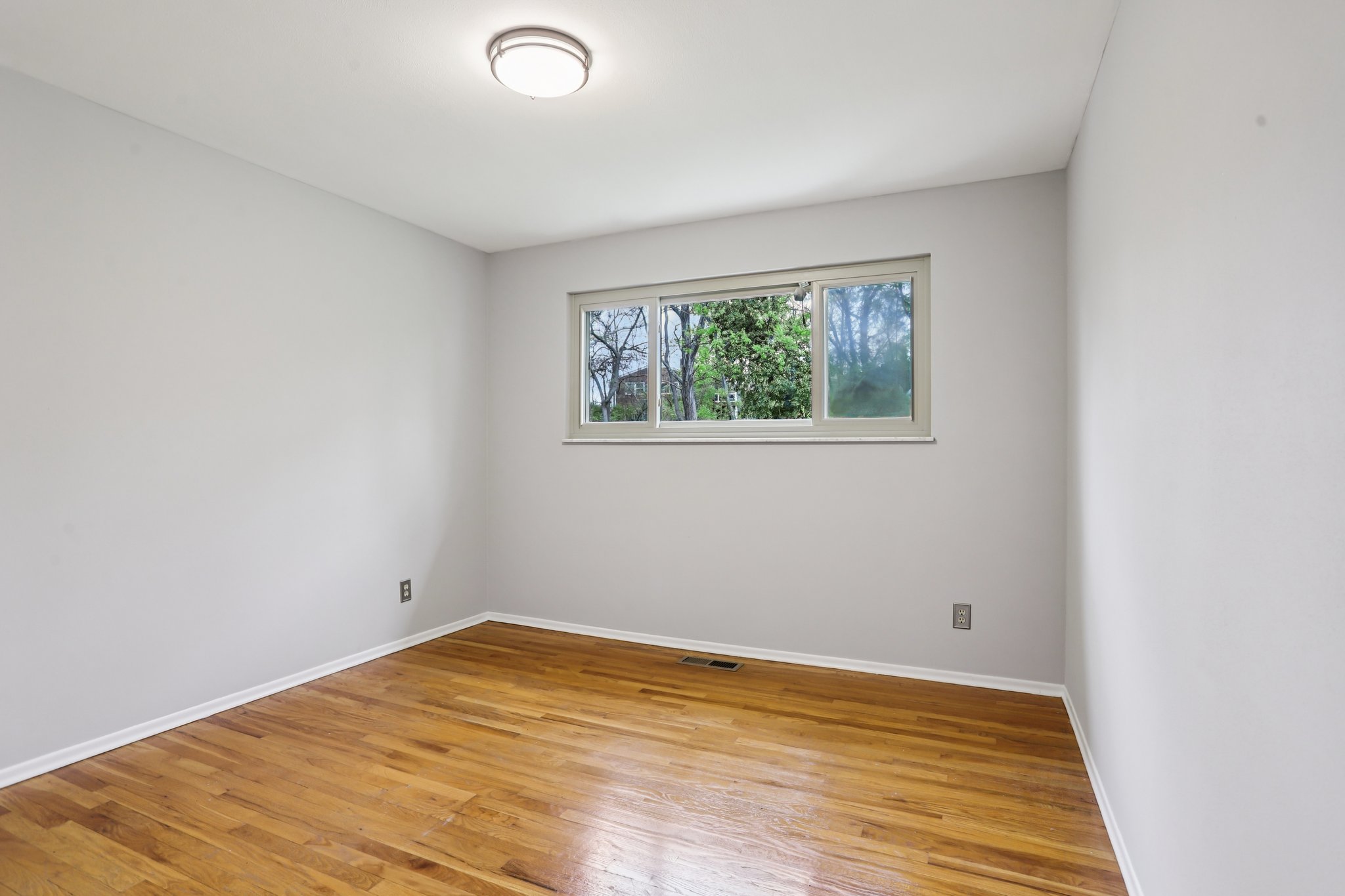 Yorkshire Estates Dr-S1104-021.jpg