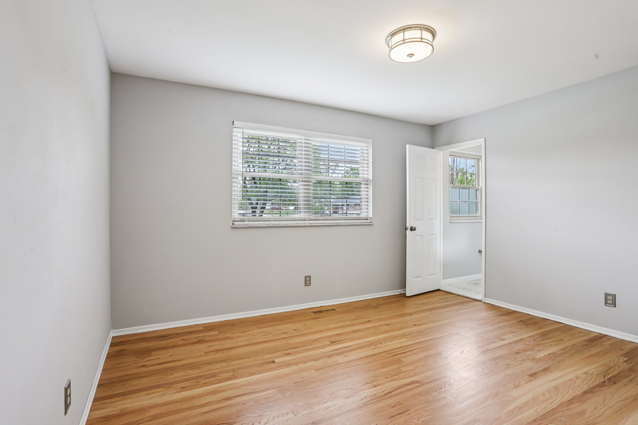 Yorkshire Estates Dr-S1104-022.jpg