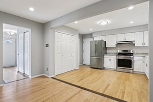 Yorkshire Estates Dr-S1104-012.jpg