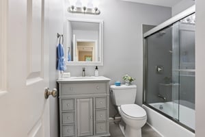 Yorkshire Estates Dr-S1104-019.jpg