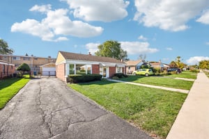 Richard Ave-S2310-002.jpg