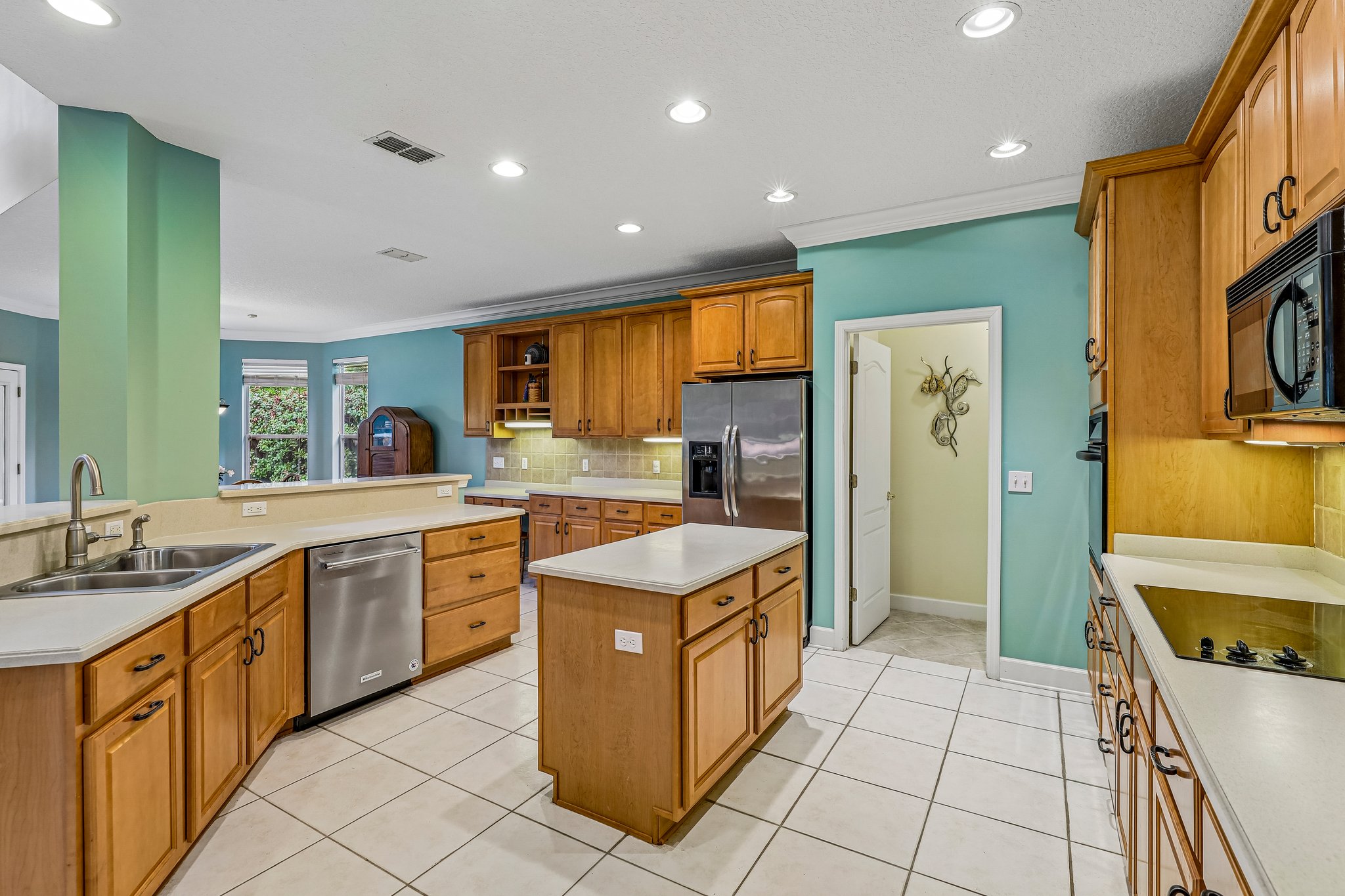 Marsh Lakes Dr-S1305-029.jpg