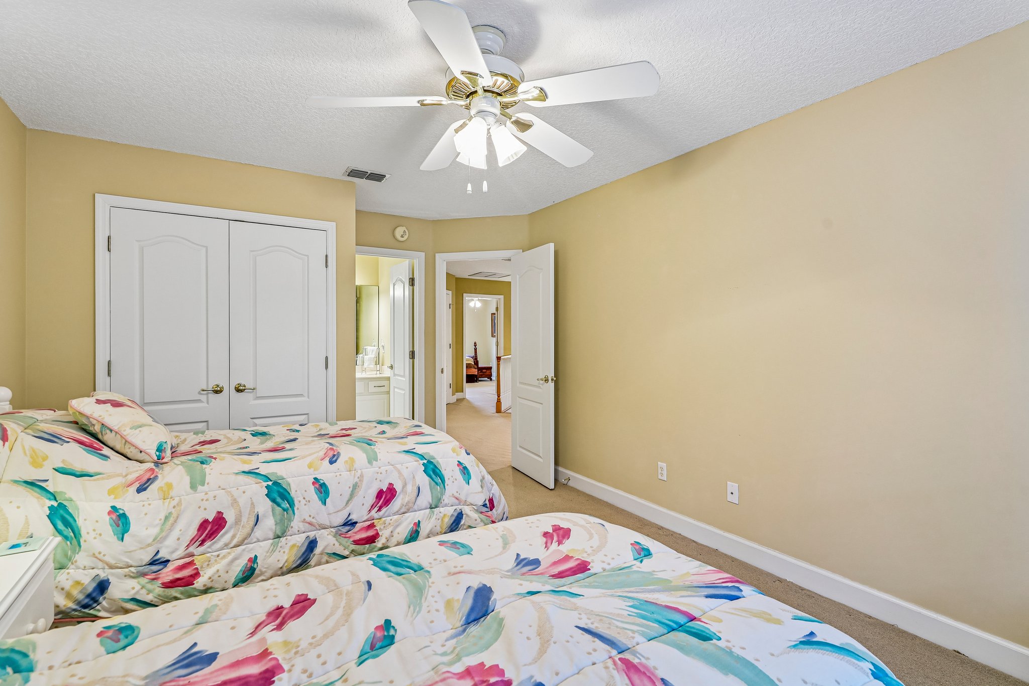 Marsh Lakes Dr-S1305-047.jpg
