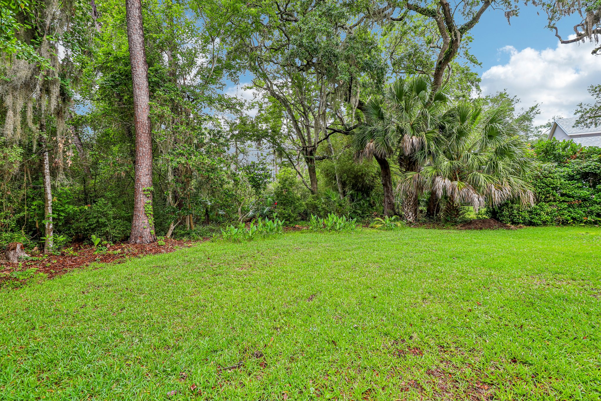 Marsh Lakes Dr-S1305-065.jpg