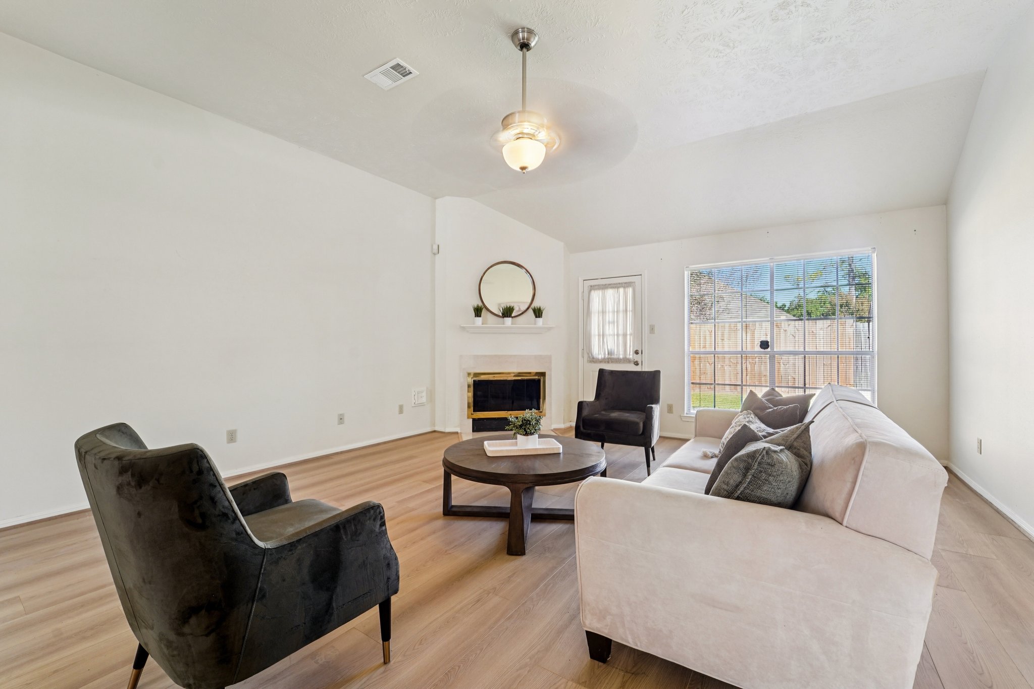 Meadowchase Ct-S3110-005.jpg