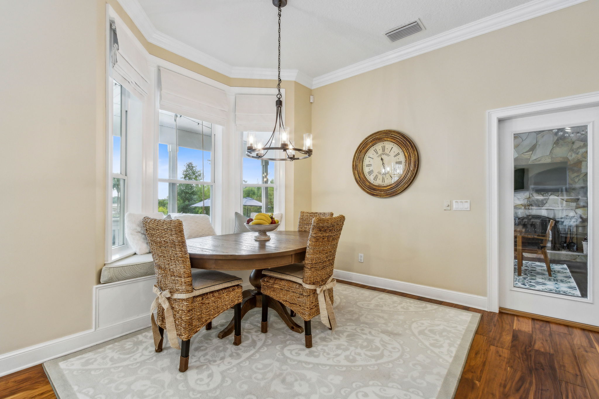 Kitchen/Eating Area