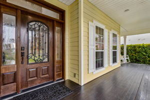 Front Porch/Entrance