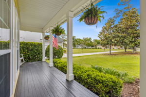 Front Porch/Entrance