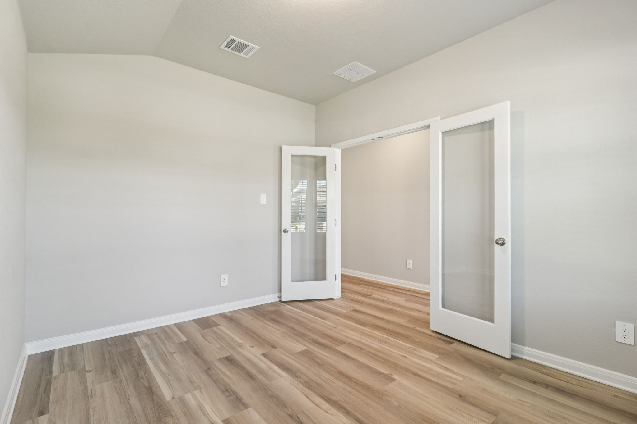 San Antonio East - Catalina - 9619 Grand Via Blvd Converse TX 78109 - 019