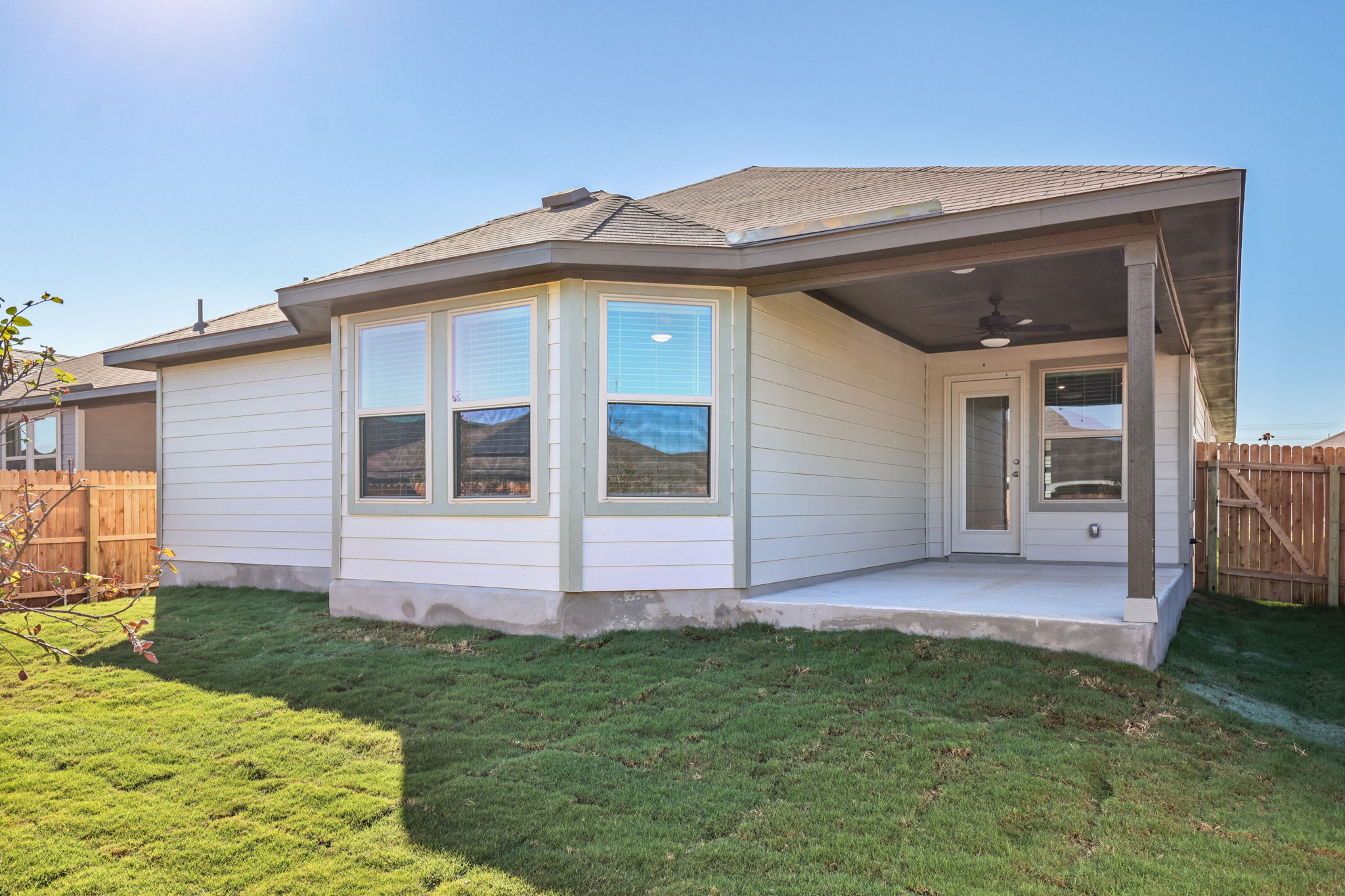 San Antonio East - Catalina - 9619 Grand Via Blvd Converse TX 78109 - 042