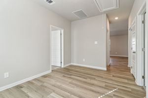 San Antonio East - Catalina - 9619 Grand Via Blvd Converse TX 78109 - 034