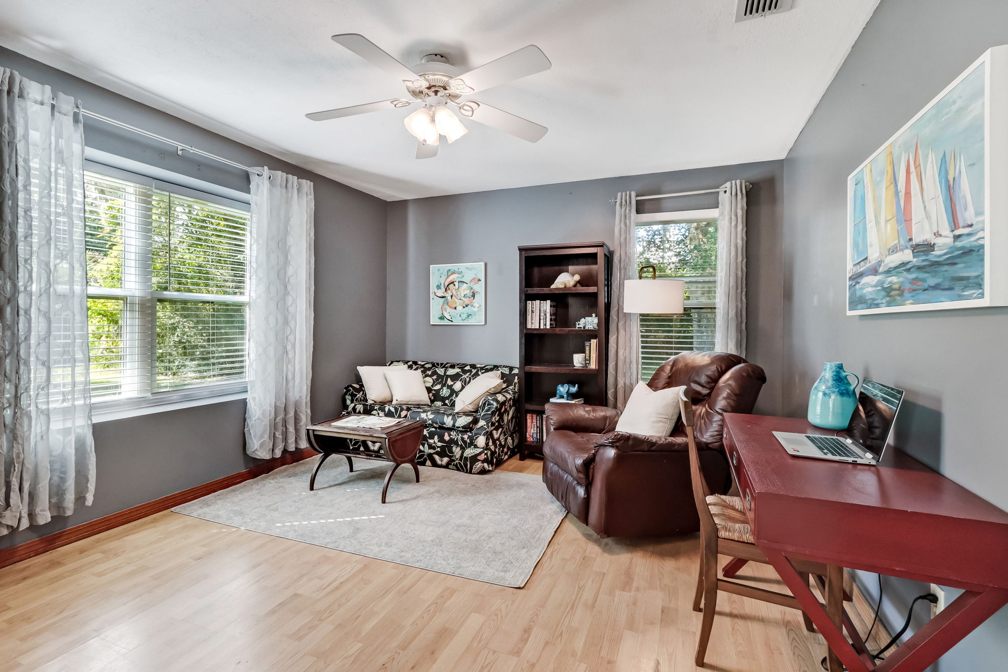 Second guest bedroom, currently being used as an office