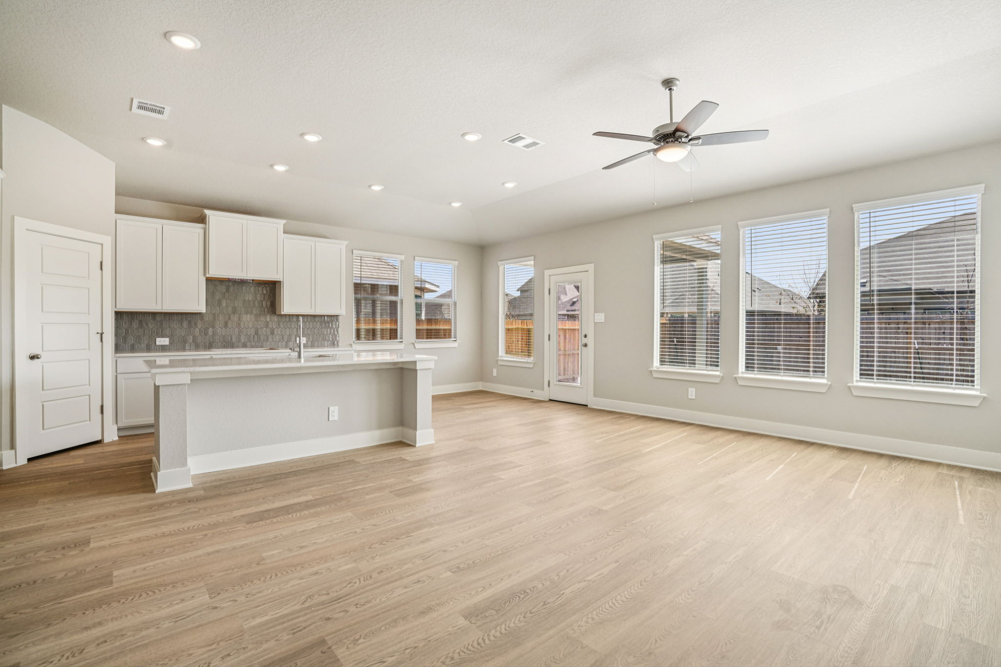 San Antonio - Estancia Ranch - 962 Earp Blvd Timberwood Park TX 78260 - 012