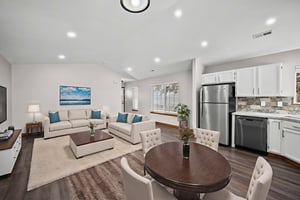 DSC_2924 virtually staged.jpeg