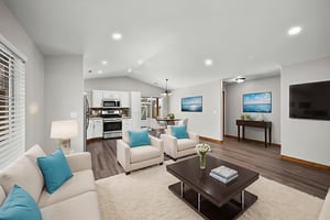 DSC_2934 virtually staged.jpeg