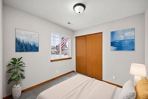 DSC_2988 virtually staged.jpeg