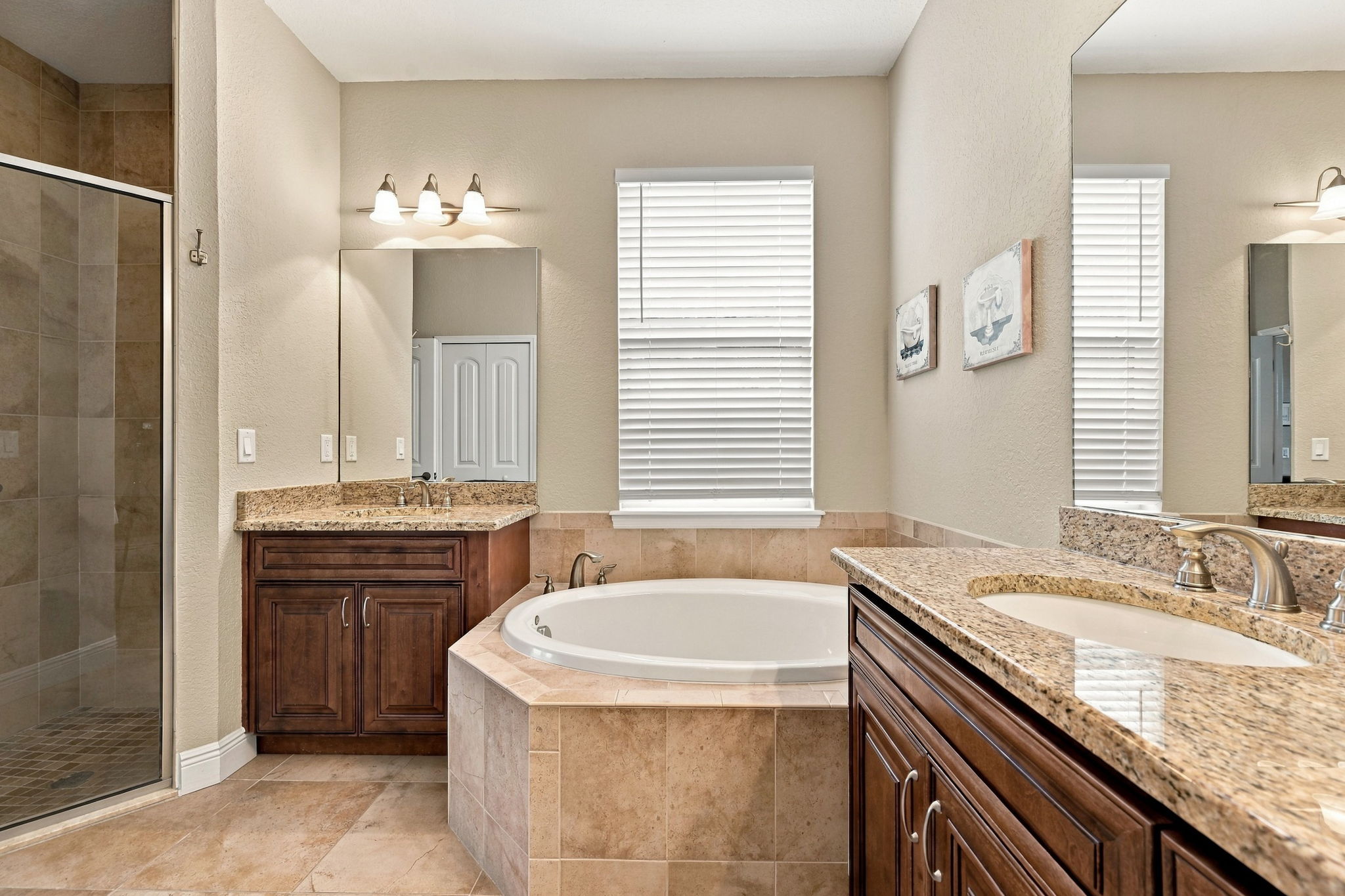 Primary Bathroom1b