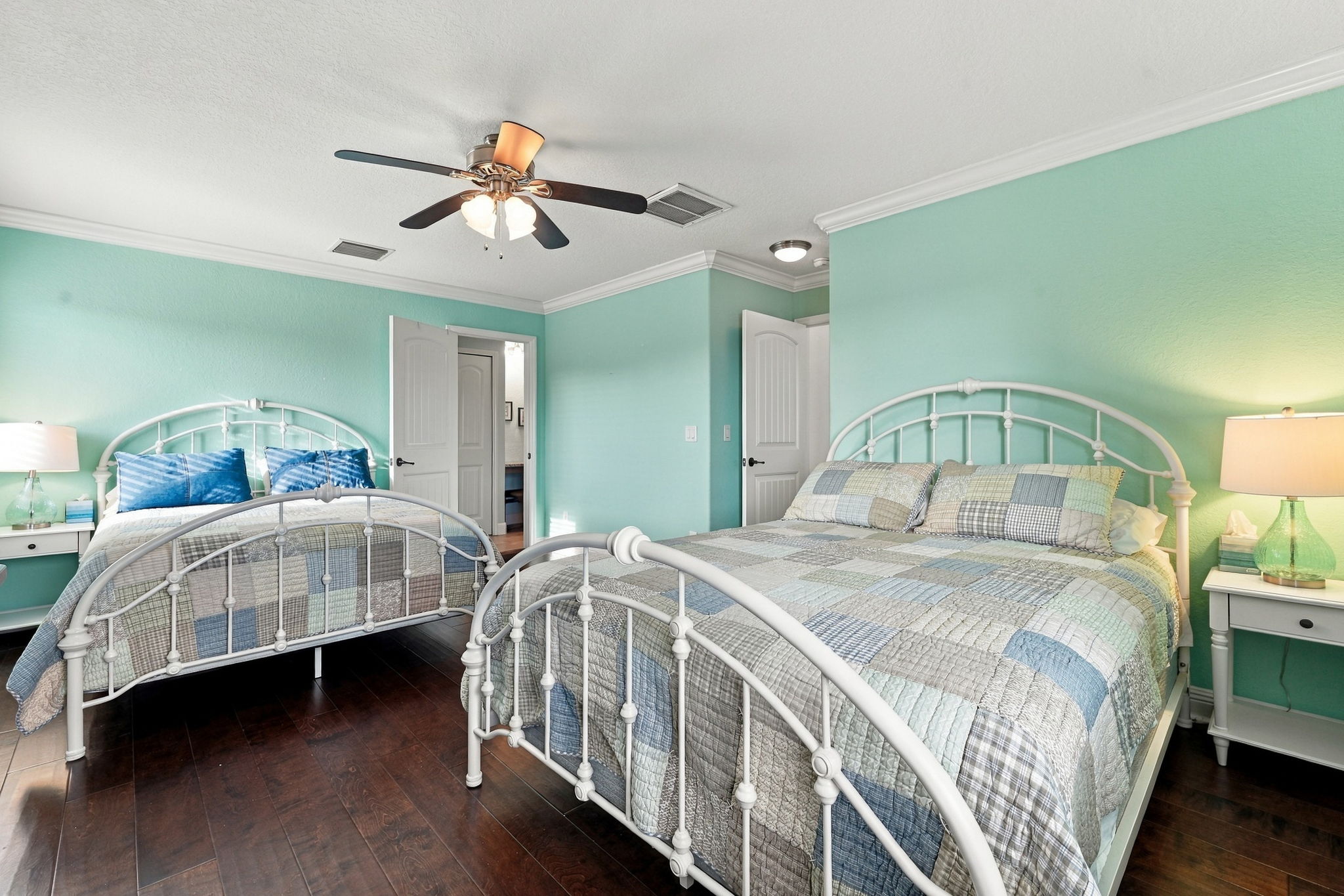 Upper Level Bedroom3b