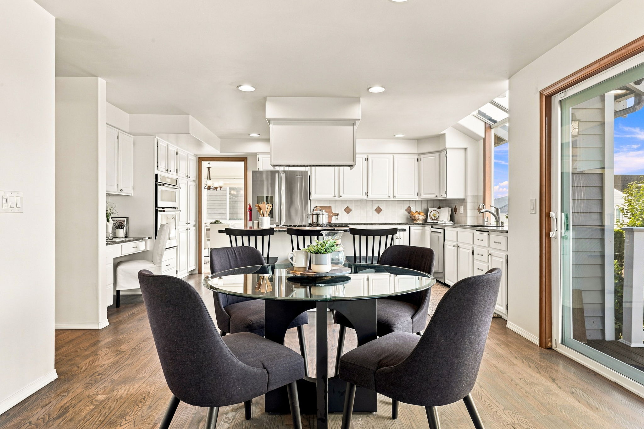Kitchen/Breakfast Area