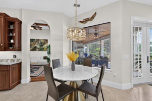 Kitchen/Breakfast Area