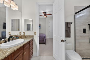 Bath for 2d & 3d bedrooms