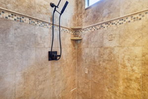 Master Bath w/ Walk-In Shower