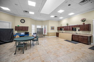 Arts and Craft Room11