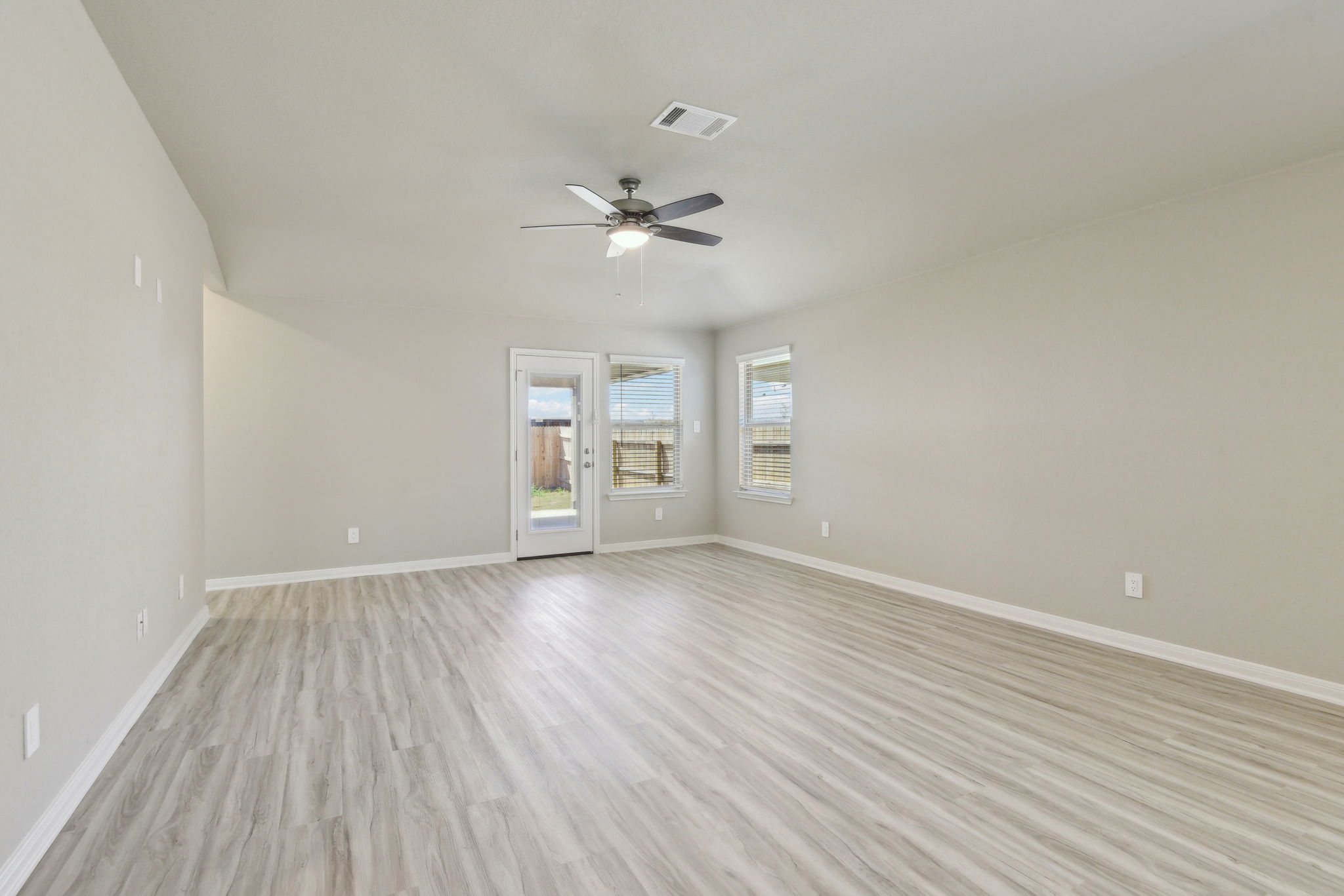  San Antonio- Catalina- 9626 Grand Via Blvd, Converse, TX, 78109-005