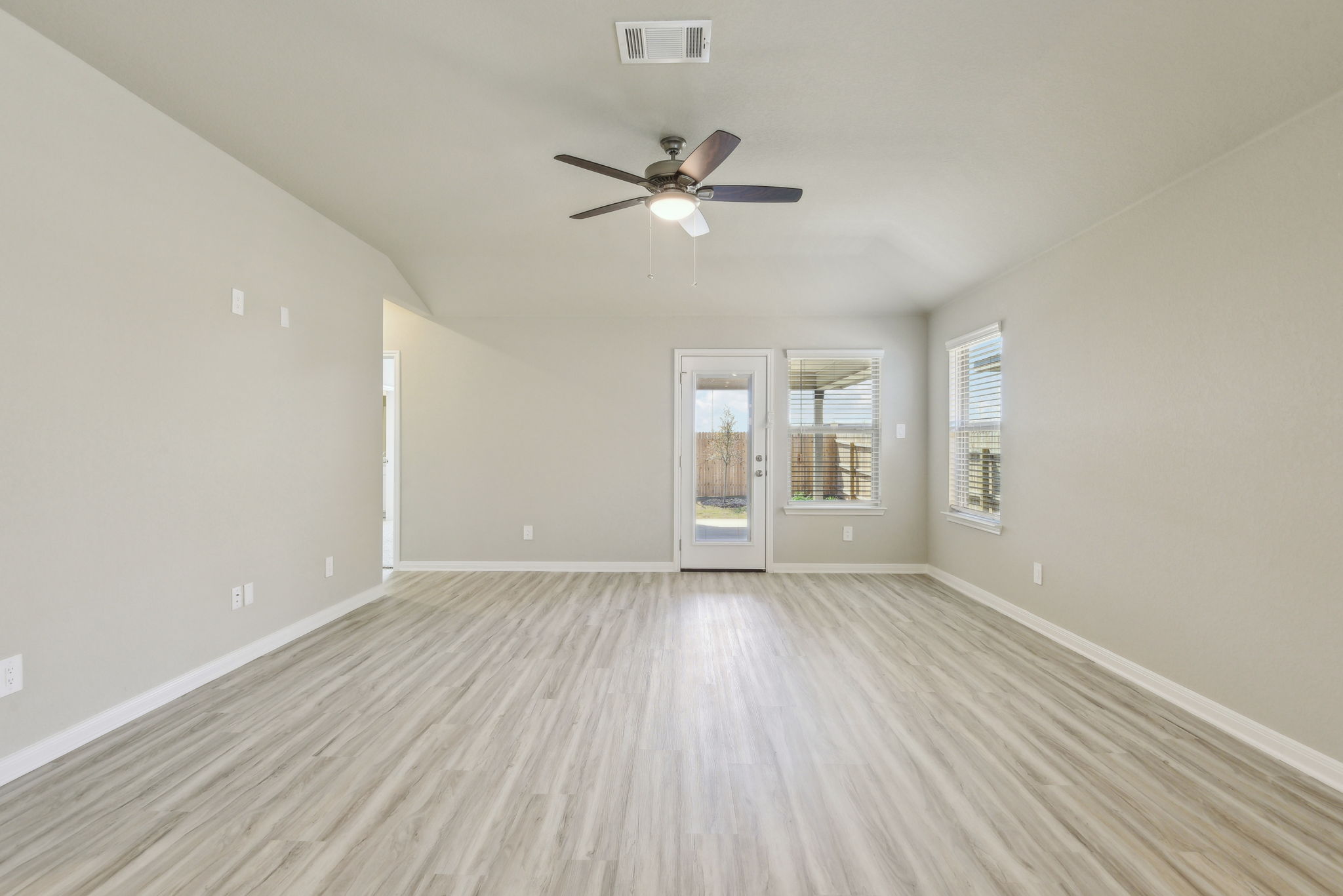  San Antonio- Catalina- 9626 Grand Via Blvd, Converse, TX, 78109-006
