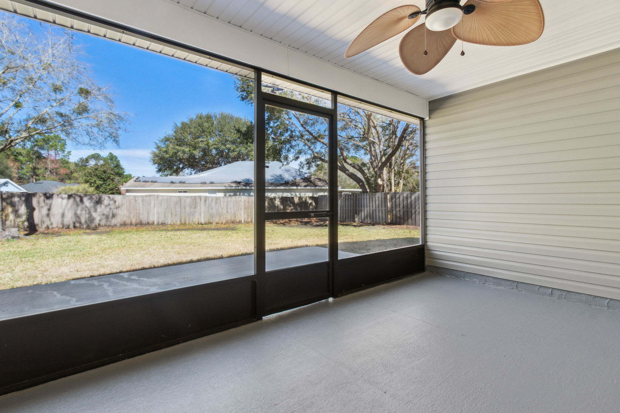 Screened-in Porch