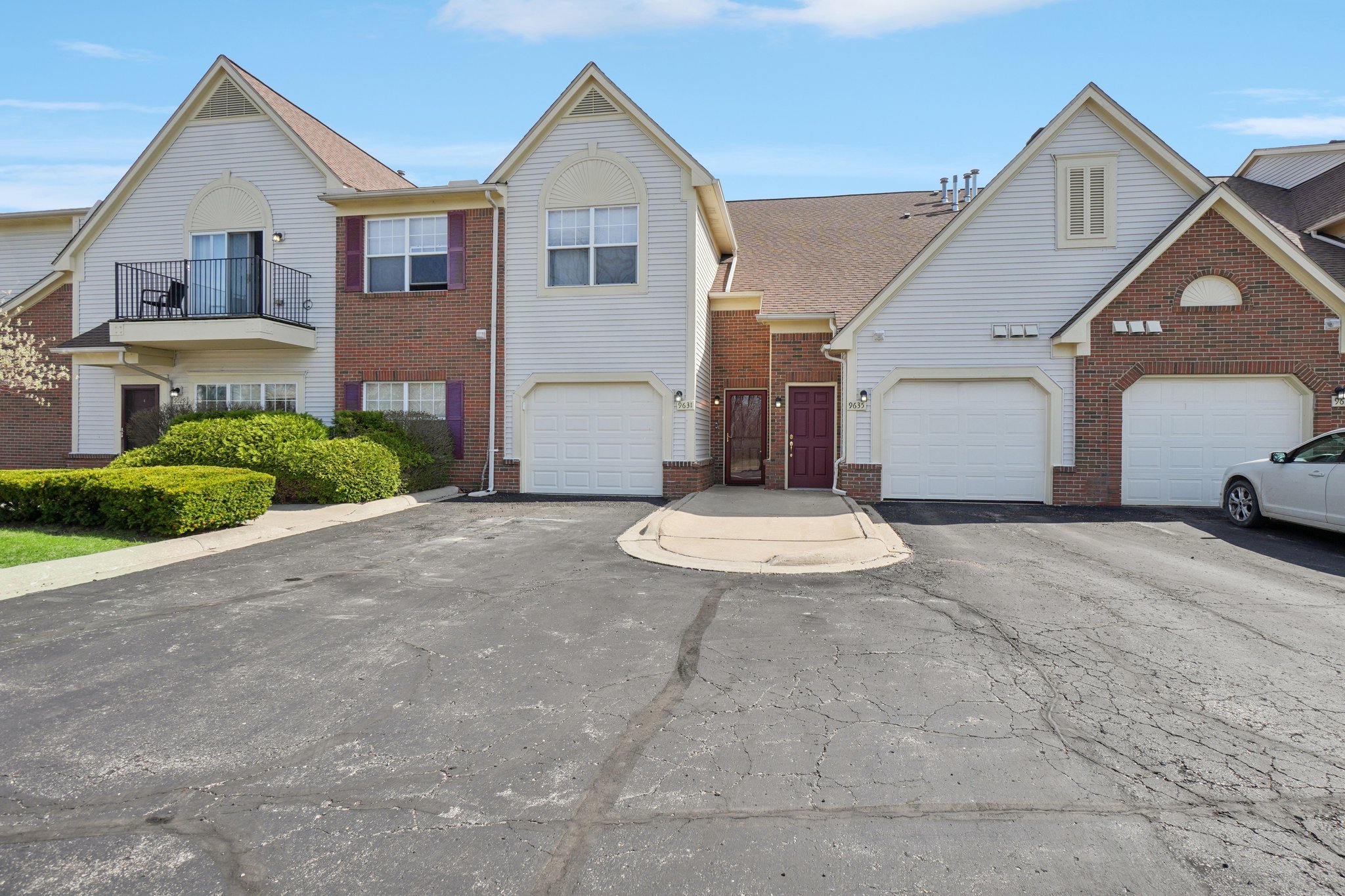 Lakeside Dr 68-S1504-002.jpg