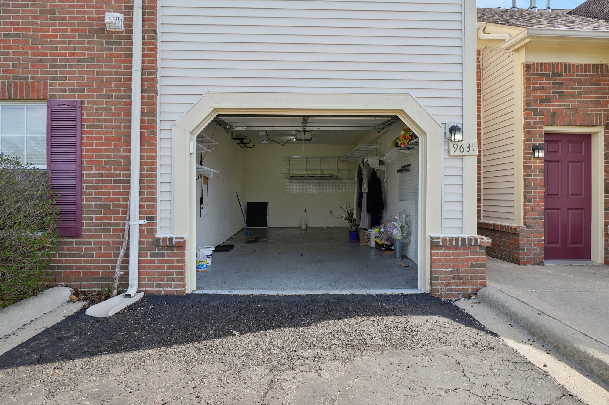 Lakeside Dr 68-S1504-005.jpg