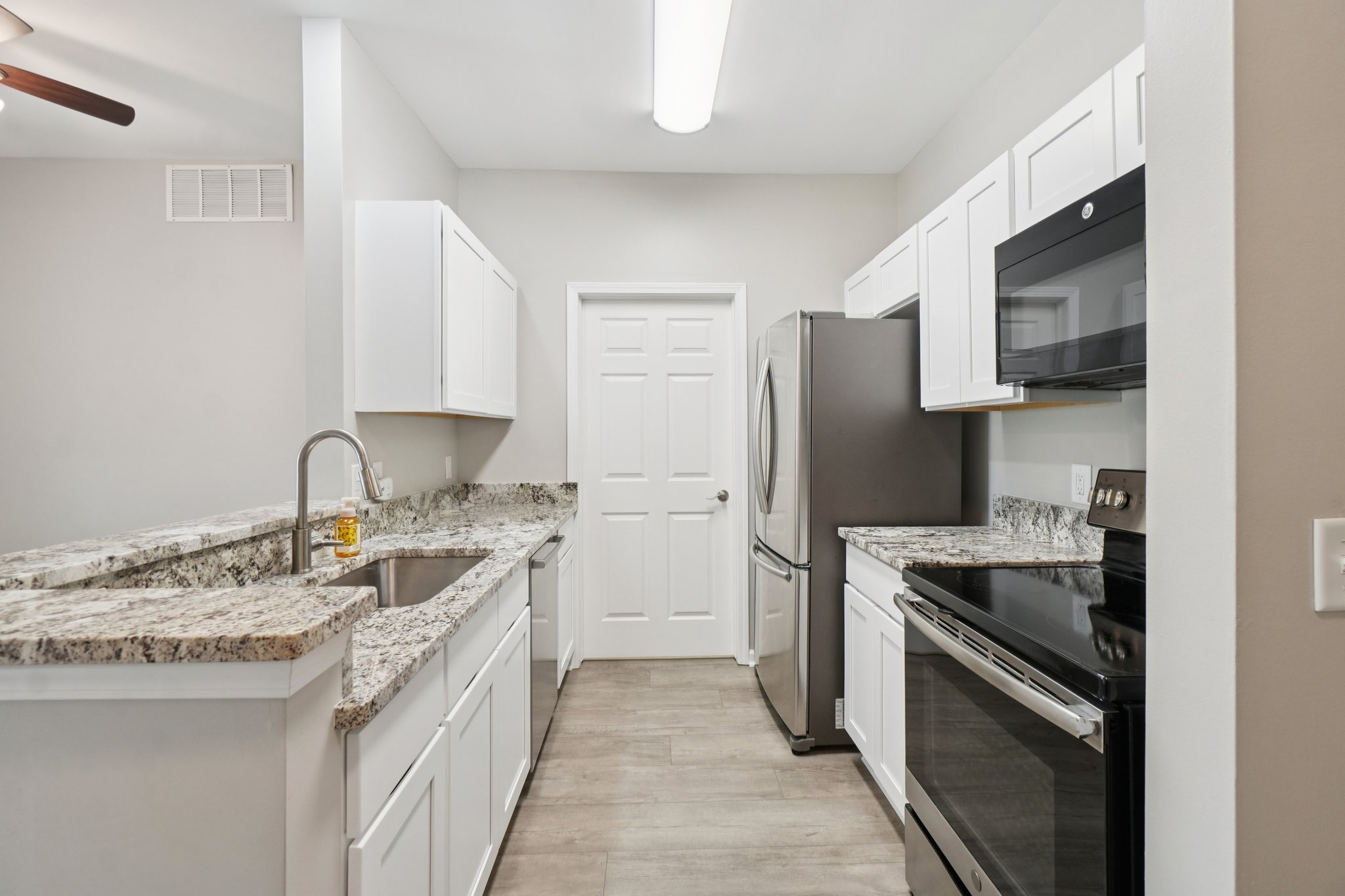 Lakeside Dr 68-S1504-009.jpg