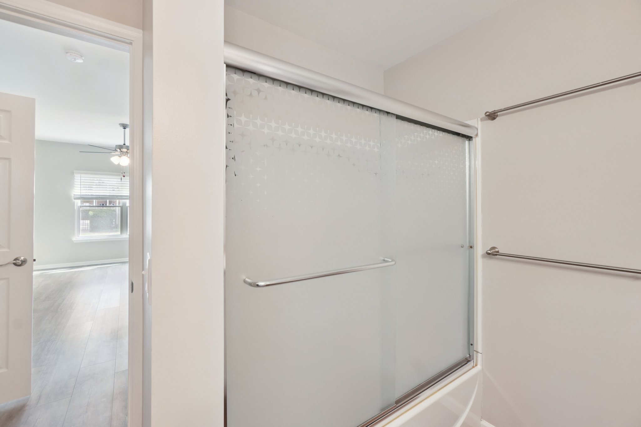 Lakeside Dr 68-S1504-016.jpg