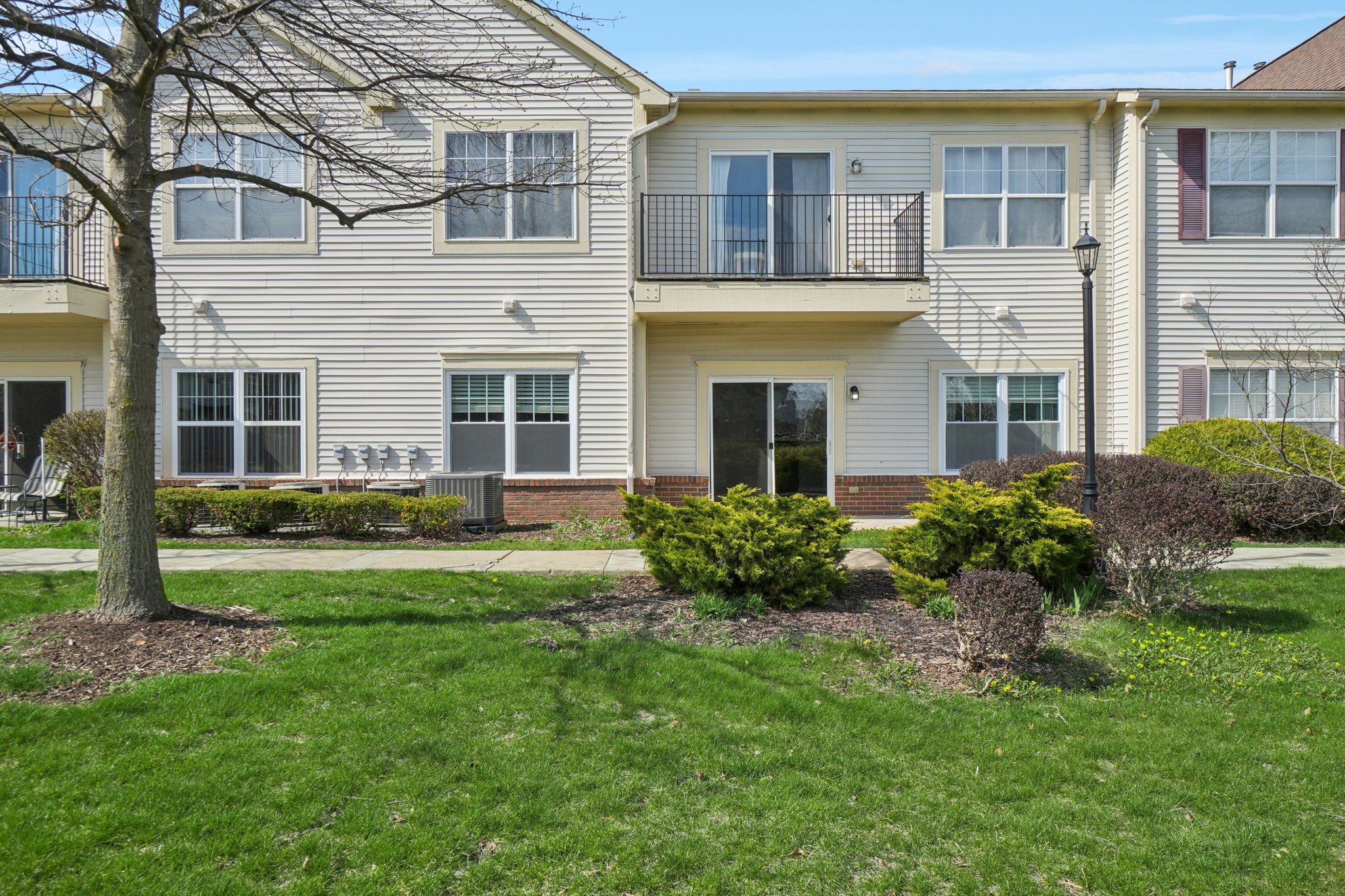 Lakeside Dr 68-S1504-031.jpg