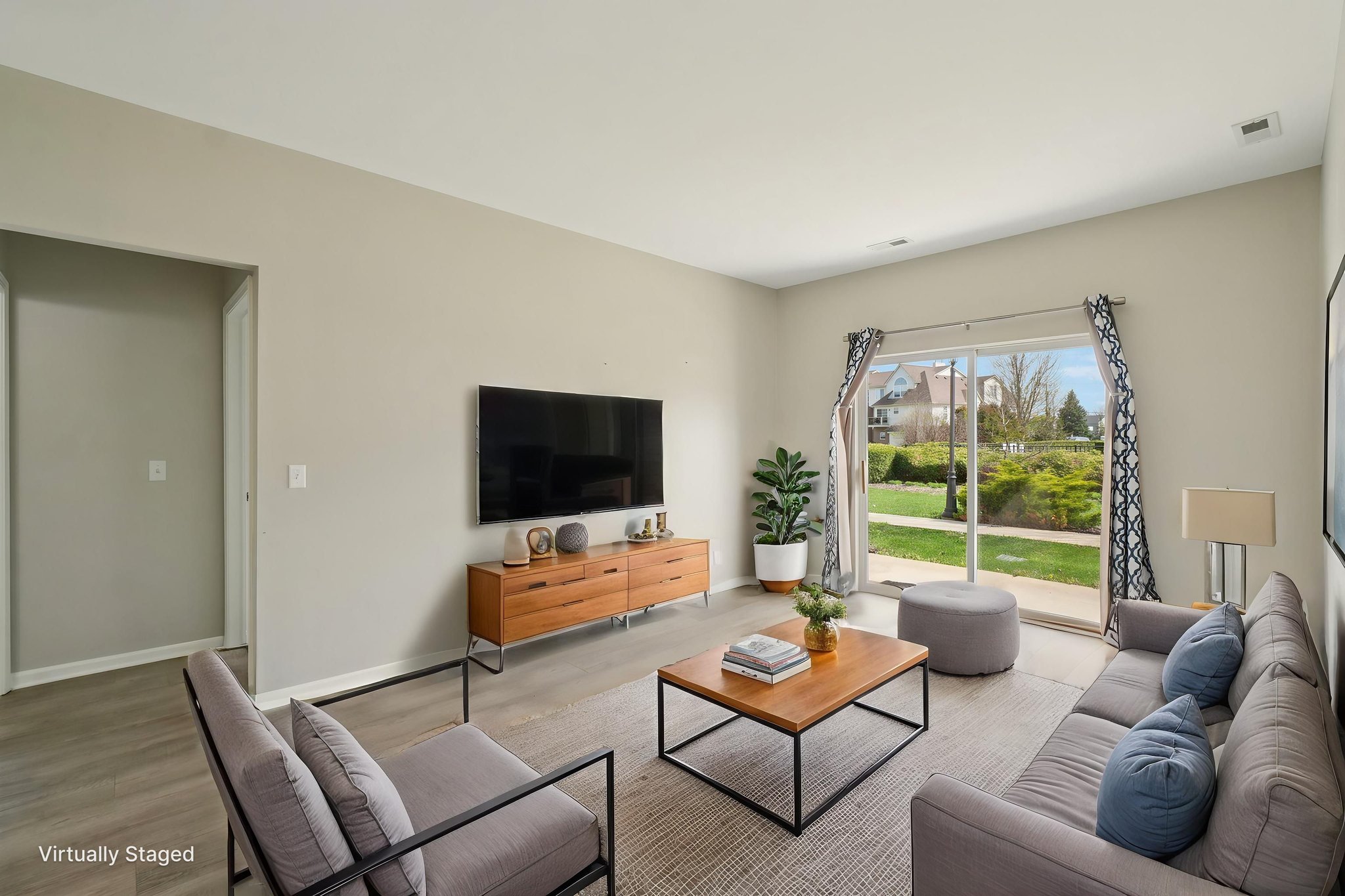 Lakeside Dr 68-S1504-023 virtually staged.jpeg