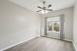 Lakeside Dr 68-S1504-019.jpg