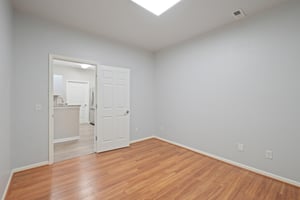 Lakeside Dr 68-S1504-027.jpg