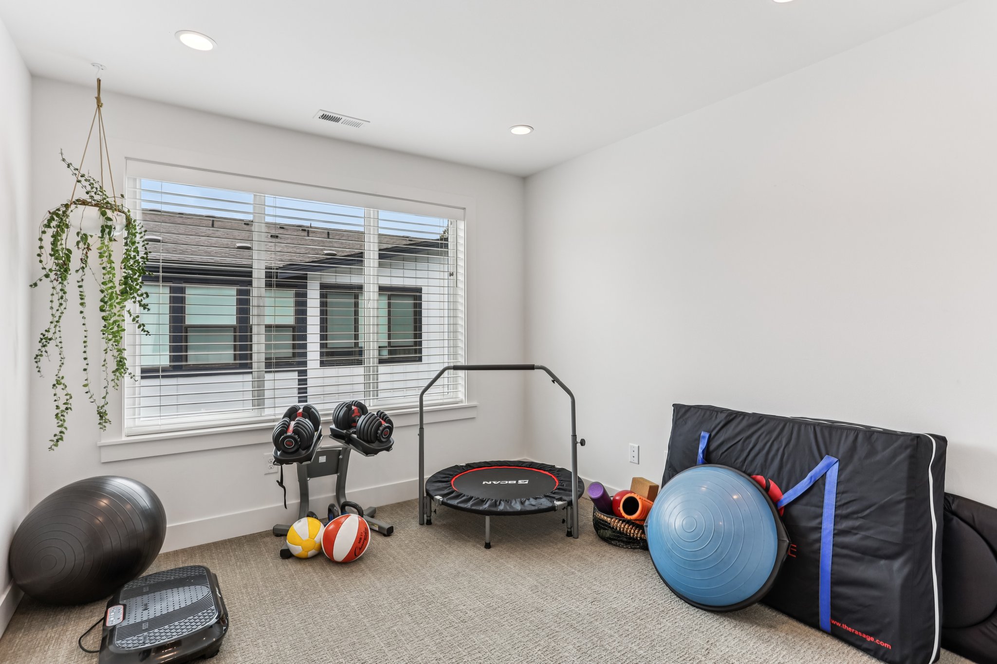 NE 183rd St unit d-1906-024.jpg
