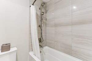 NE 183rd St unit d-1906-022.jpg