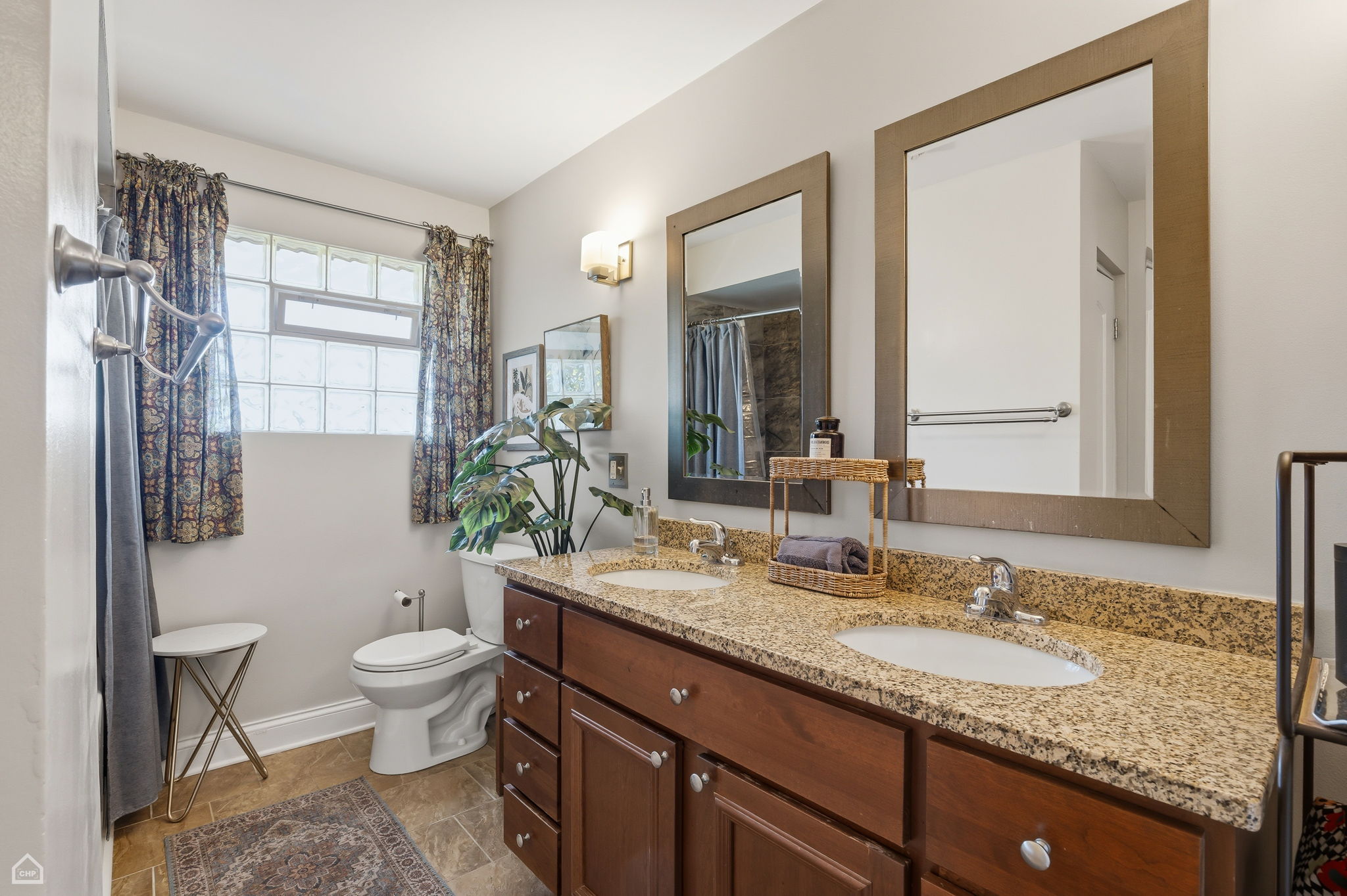 Double vanity with granite top