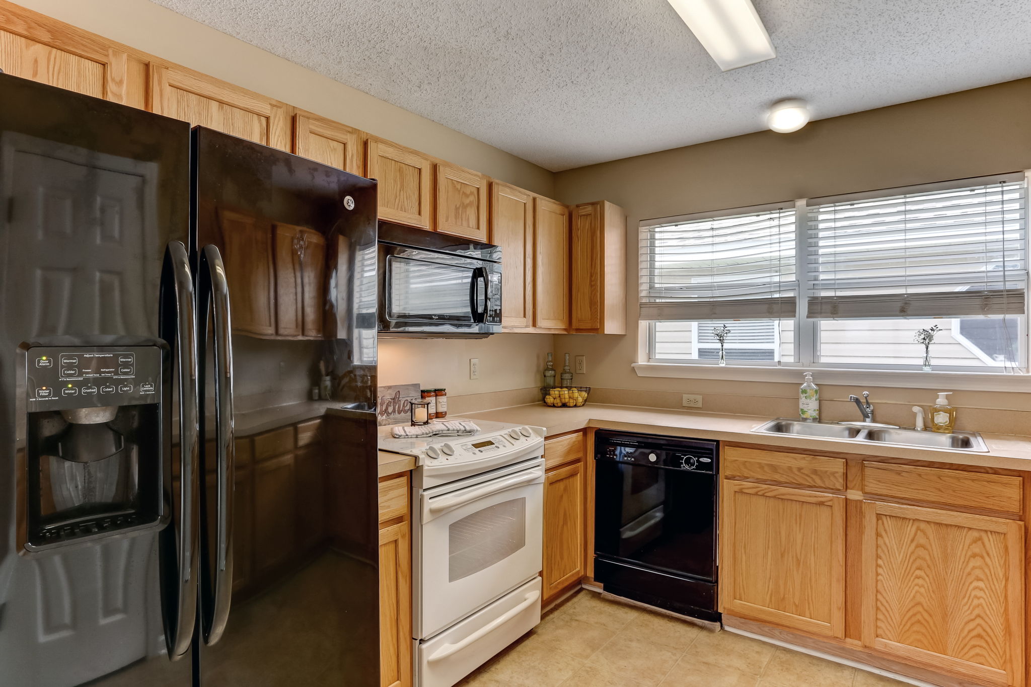 Ample cabinets and counters