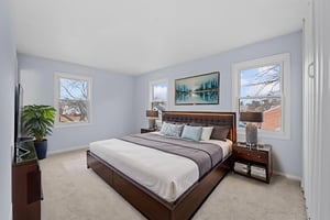 DSC00530 virtually staged.jpeg